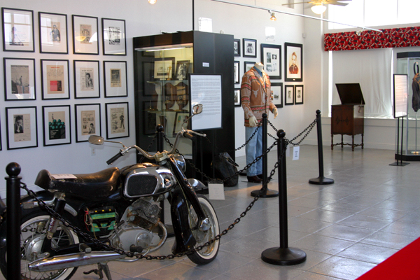 Roger Miller Museum - permanent exhibition - 2004